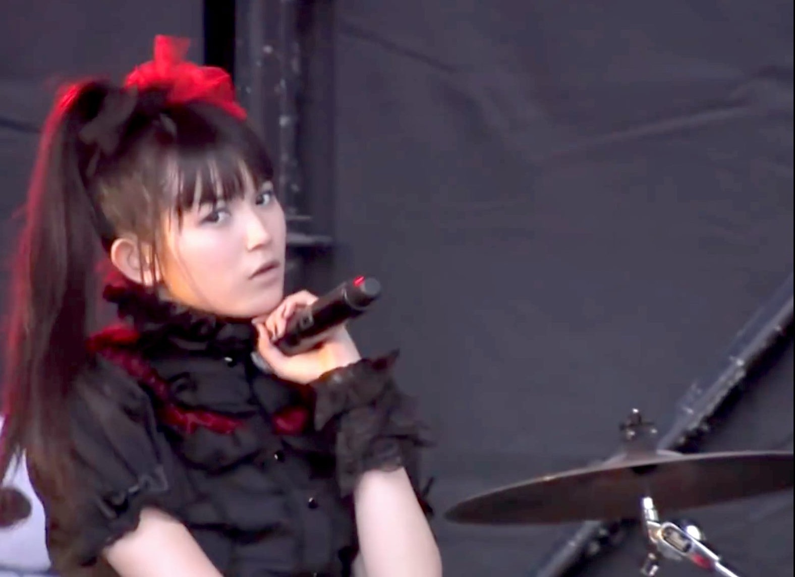 ニューヨークのバーにbabymetalを好きって人が3人もいた 海外の反応 Babymetalize