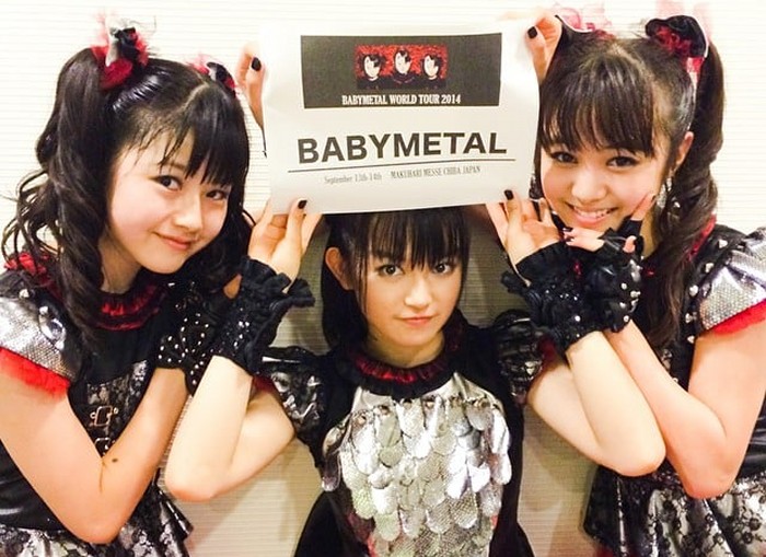 Babymetalの女の子は美しいけど 最初はアジア人は同じ顔に見えたよね 海外の反応 Babymetalize