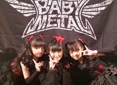 Babymetalが新曲を初披露するのは ライブじゃなくてミュージックビデオでもよくね 海外の反応 Babymetalize