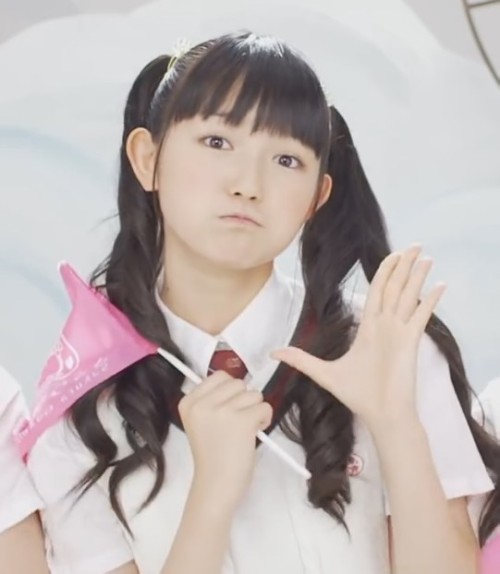 若い頃のbabymetalの写真にハートの絵文字の是非 10代の女の子 Vs おじさん 海外の反応 Babymetalize