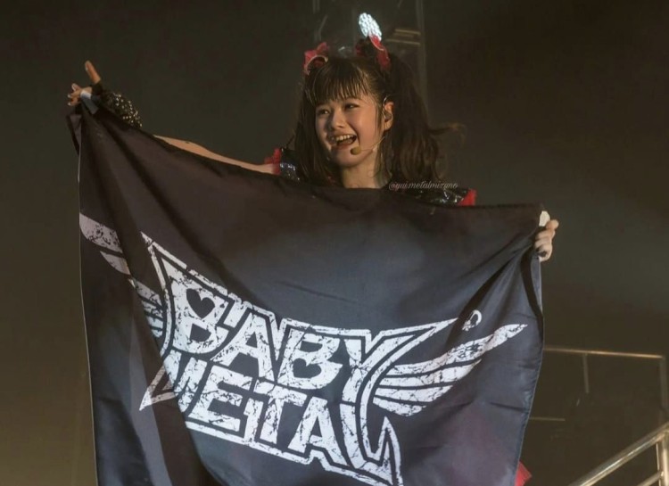 北米BABYKLOKツアーのBABYMETALグッズが発表される “扇子がないのが